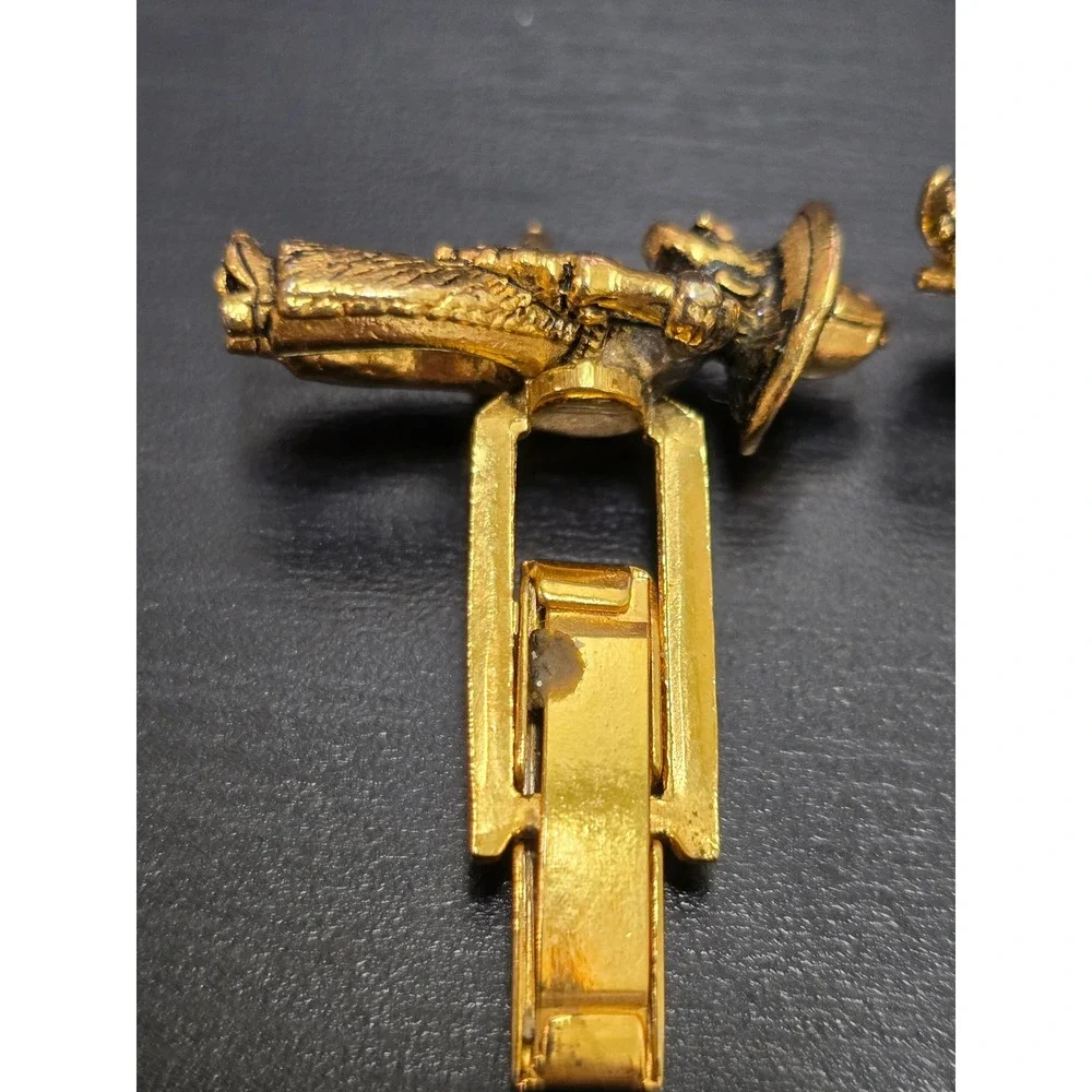 Vintage Gunfighter Cowboy Cuff Links Gold Tone